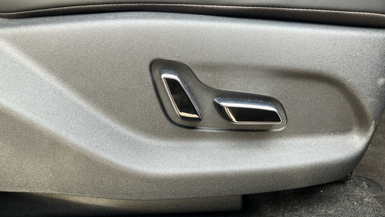 BYD Dolphin 150kW Comfort 60.4kWh Auto Electric Hatchback